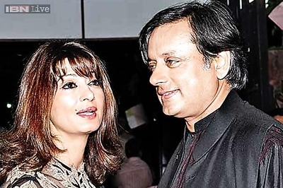 Sunanda Pushkar death: BJP women's wing demands Tharoor's resignation