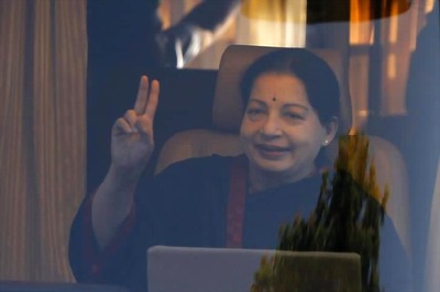 AIADMK cadres celebrate Jayalalithaa's return as Tamil Nadu Chief Minister