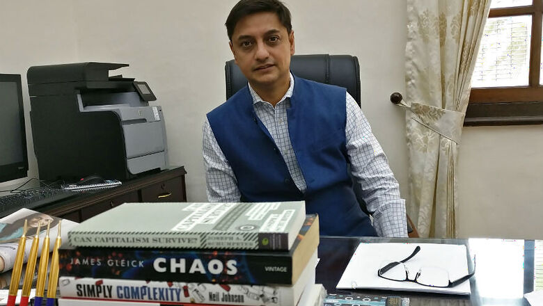 Govt 'Clear and Unapologetic' About Privatisation of PSUs, Says Top Economic Advisor Sanjeev Sanyal