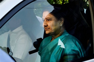 Sasikala Asks Court to Send Questions for Framing Charges in FERA Case