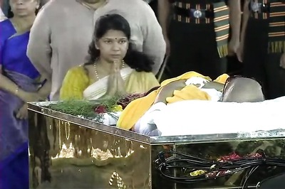 Karunanidhi Burial at Marina LIVE: Dravidian Icon Laid to Rest Next to Anna and Amma, Chennai Bids Teary Farewell