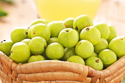 Amla Vs Orange: Which Is Better For Weight Loss? Know Benefits