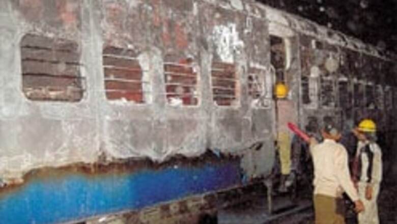 'We could hear trapped passengers'