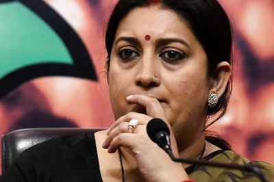 UP Elections 2022: Smriti Irani Slams Akhilesh for Seeking Mamata's Support