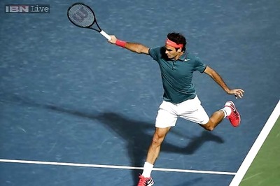 Roger Federer wins opener in Dubai