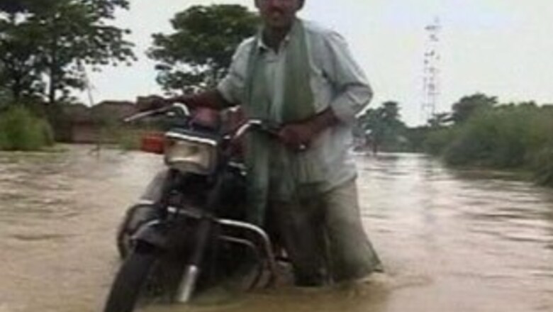 Nitish surveys flood-affected areas of Bihar
