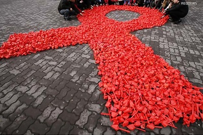 First look into HIV's coating may lead to AIDS cure