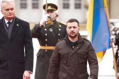 Ukraine’s Zelensky Visits Baltic Nations, Urges for More Aid to Fight Putin