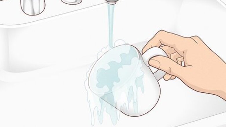 How to Remove Stains from Tea Cups Using Baking Soda