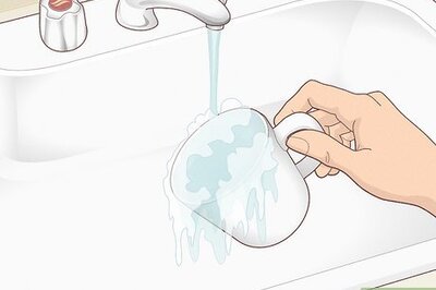 How to Remove Stains from Tea Cups Using Baking Soda