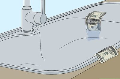 How to Dry out Wet Currency