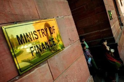 FinMin Proposes Restriction on Foreign Investment in Pension Funds from China amid Border Tension
