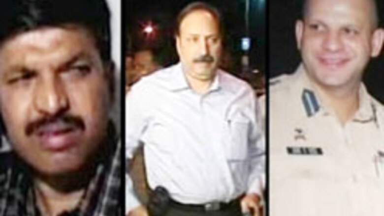 SALUTING MUMBAI MARTYRS