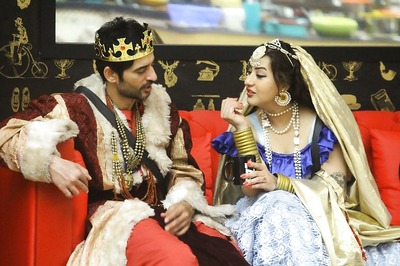 Bigg Boss 11, October 11 2017 Update: Sapna Chaudhary Threatens Arshi Khan; Puneesh Sharma, Bandagi Kalra Come Closer