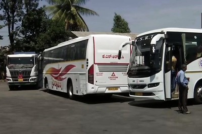 Karnataka Temporarily Stops Bus Service to Maharashtra over Border Row