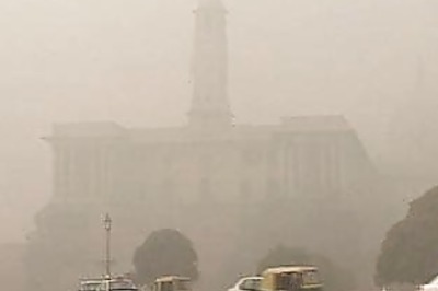 Rain and mist bring winter chill to Delhi