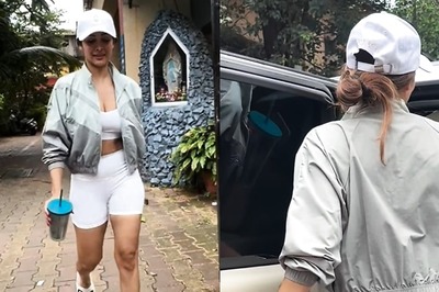 Malaika Arora Opts For A Chic Athleisure Look As She Gets Snapped At Yoga Class, Video Goes Viral