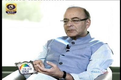 Jaitley Arrives in Japan; to Meet Abe, Industry Leaders