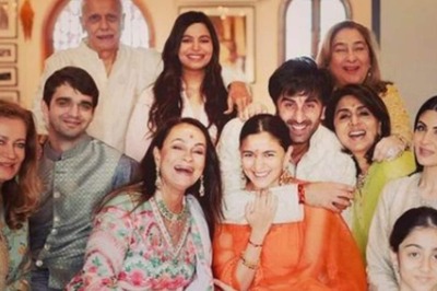Ranbir Kapoor Keeps Alia Bhatt Close as They Pose with Families in Unseen First Wedding Ceremony Pic