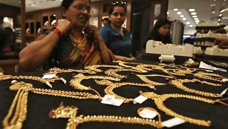 Gold demand improves in India as prices drop