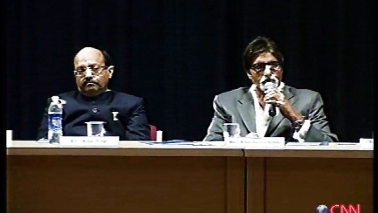 Amar defends Gandhis over attack on Big B