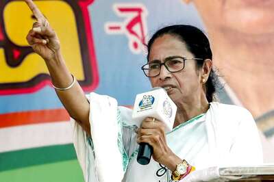 They Have to Stay in Bengal Even After Election, Says Didi as BJP Supporters Chant ‘Jai Sri Ram’ Slogans