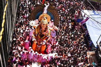 'Making Way For Bappa': Lakhs Of Devotees Say Goodbye To Lalbaugcha Raja Ganesh In Mumbai | WATCH
