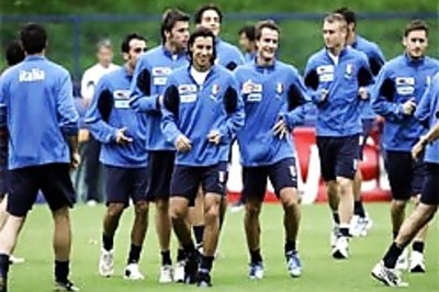 France avenge WC defeat, beat Italy
