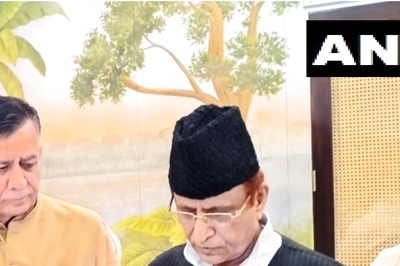 Out on Bail, SP's Azam Khan Takes Oath as MLA in Uttar Pradesh Assembly