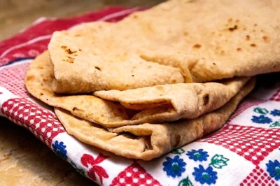 You Can Use Stale Rotis at Home to Make Scrub for Glowing Skin