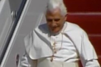 Pope arrives in US, vows to fight clergy sex abuse