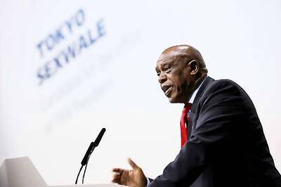 Tokyo Sexwale pulls out before first round of FIFA presidential vote