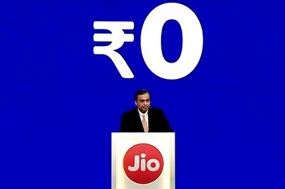 It’s a Smartphone…It’s a Feature Phone…It’s JioPhone (For Rs 0*)