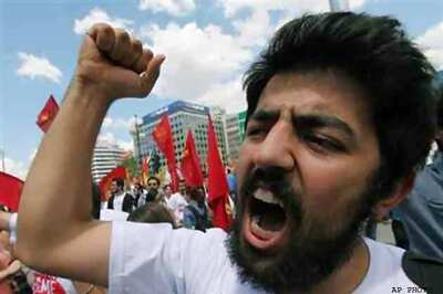 Turkey protests: PM Erdogan to meet Istanbul park protests