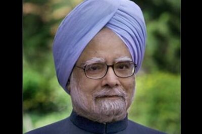 PM Manmohan Singh feeling better, talks to aides