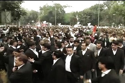 LIVE: Lawyers protest at India Gate as Kanhaiya Kumar moves Delhi HC for bail