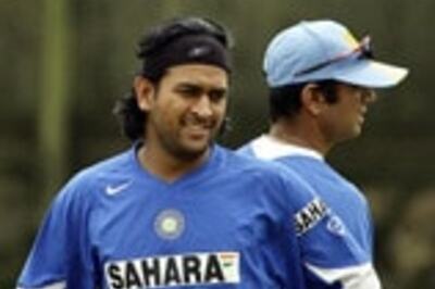 No temple, only statue of Dhoni in Ranchi