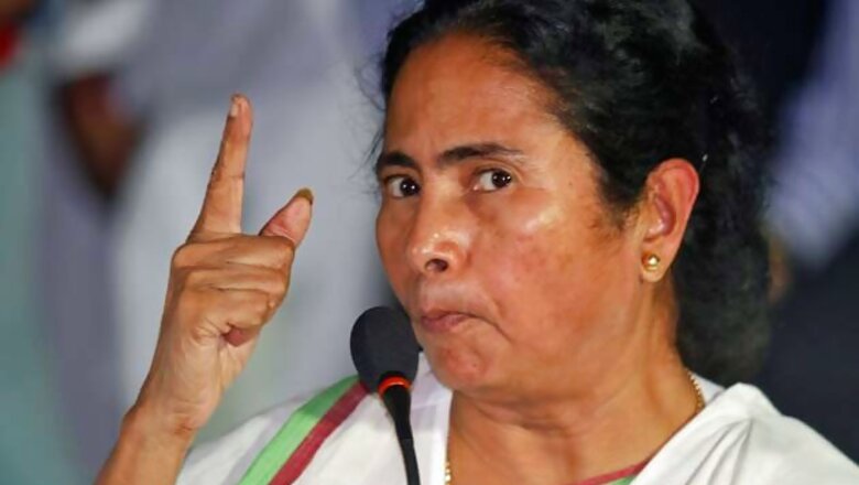 Mamata seems to suffer from a persecution complex: Sunanda K Datta-Ray
