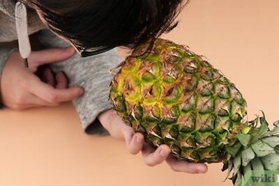 Picking the Best Pineapple & Knowing When It’s Ready to Eat
