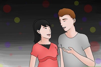 How to Dance with a Girl to Attract Her (in a Club)