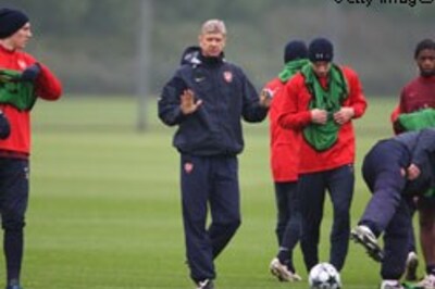 We must beat Manchester United: Sagna