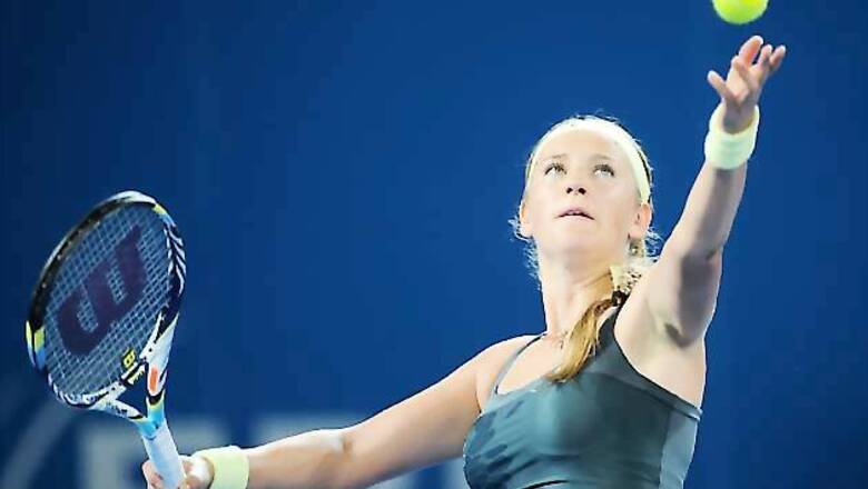 Azarenka beats Lisicki to enter Brisbane quarter-finals