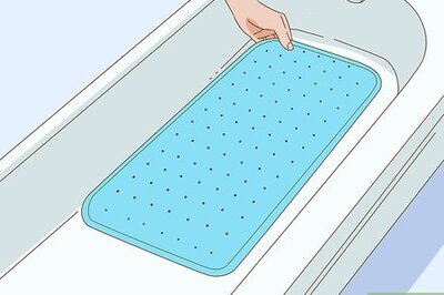 How to Wash a Dog Afraid of Water