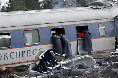 Russia says bomb caused fatal train disaster