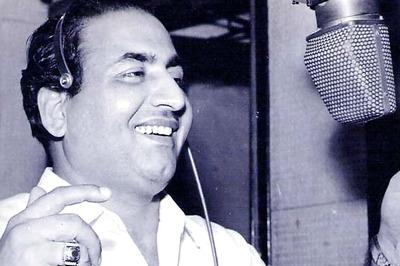Mohammed Rafi, Dev Anand Honoured With a Song