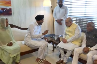 Six Days On and No Trace of Killers, Sidhu Moose Wala’s Parents Meet Amit Shah in Chandigarh