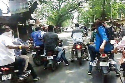 Violence Mars Civic Polls in Bengal; Opposition Complains of Rigging