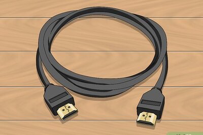 How to Connect a Laptop to a Projector