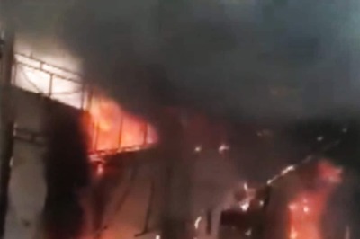 Fire Breaks out at Wine Shop in Gurugram; Liquor Worth Rs 5 Crore Destroyed
