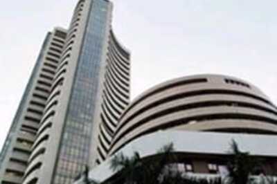 Mkt ends with marginal losses: Auto, realty drag